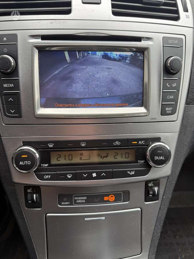 Toyota Avensis 2013 — photo 7