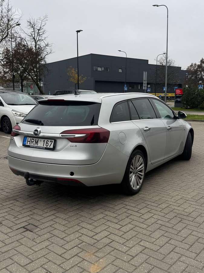 Opel Insignia 2015 — rear view
