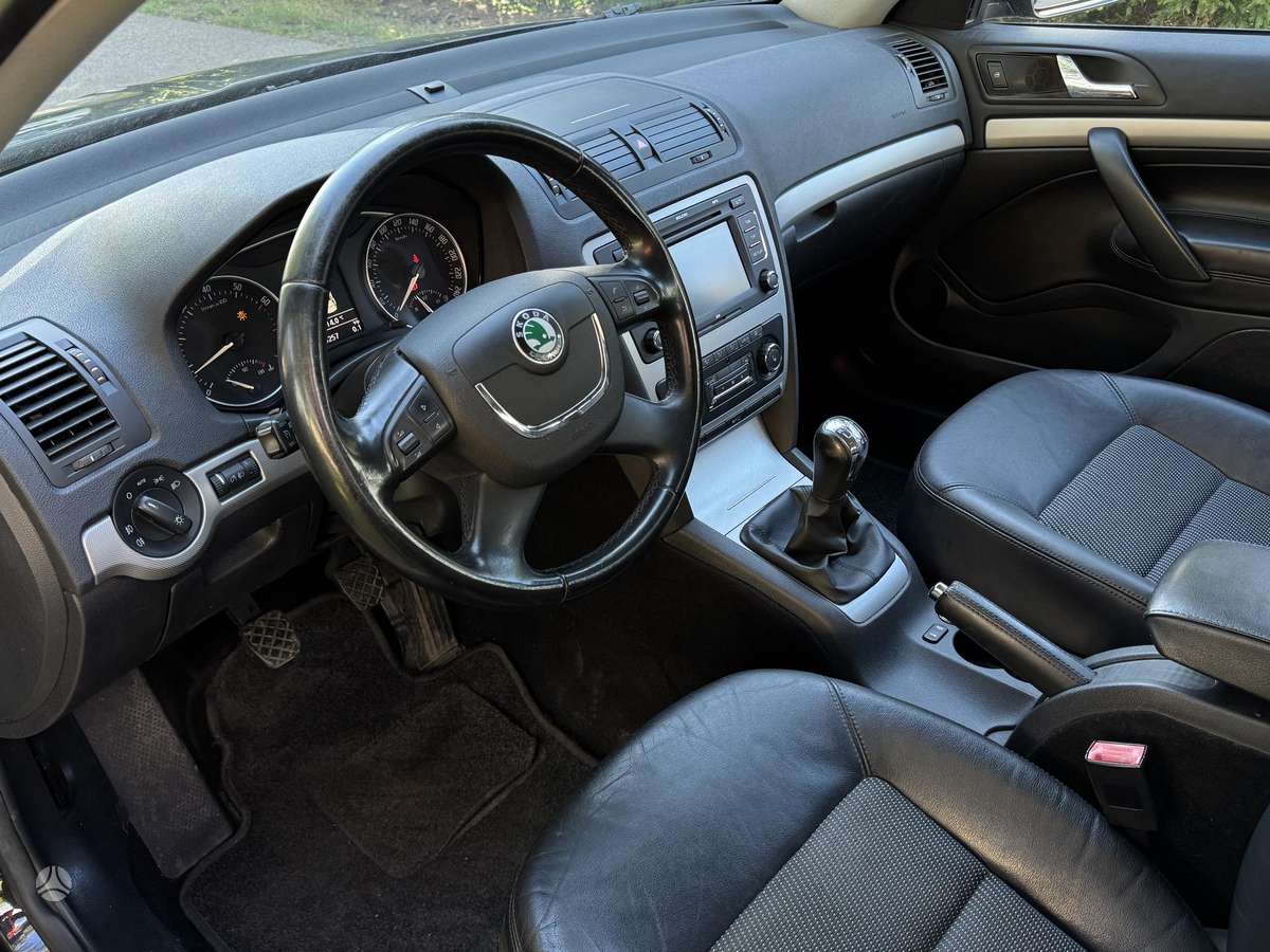 Skoda Octavia 2010 — photo 12