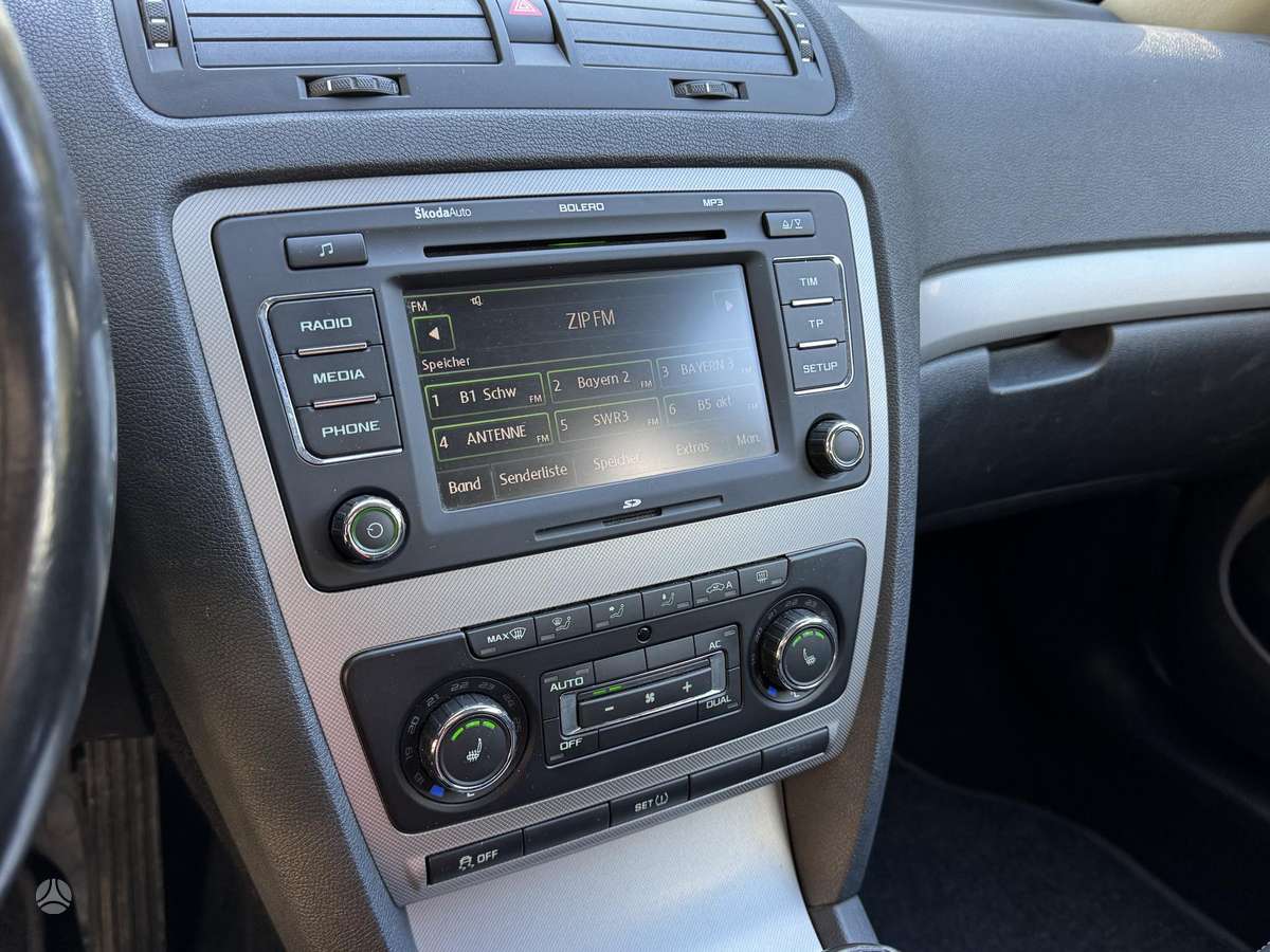 Skoda Octavia 2010 — photo 16