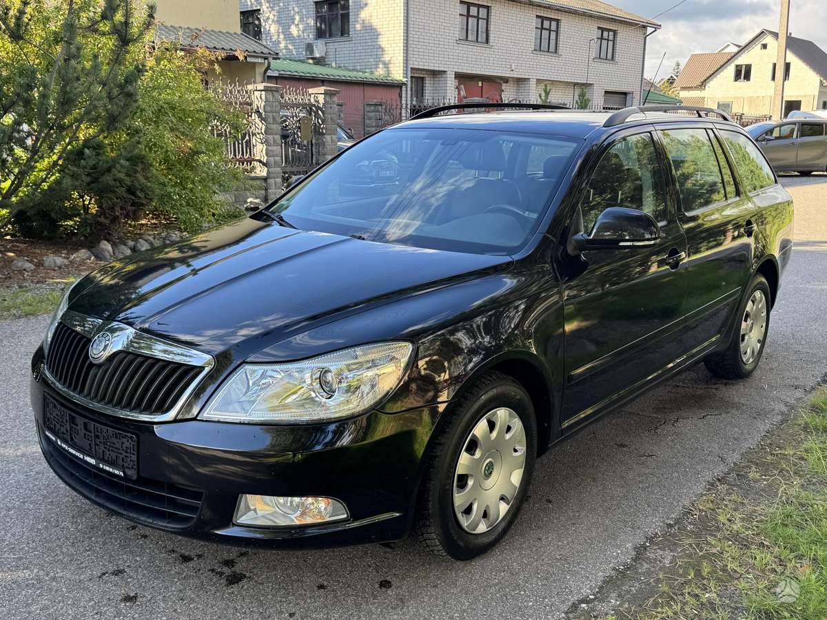 Skoda Octavia 2010 — interior