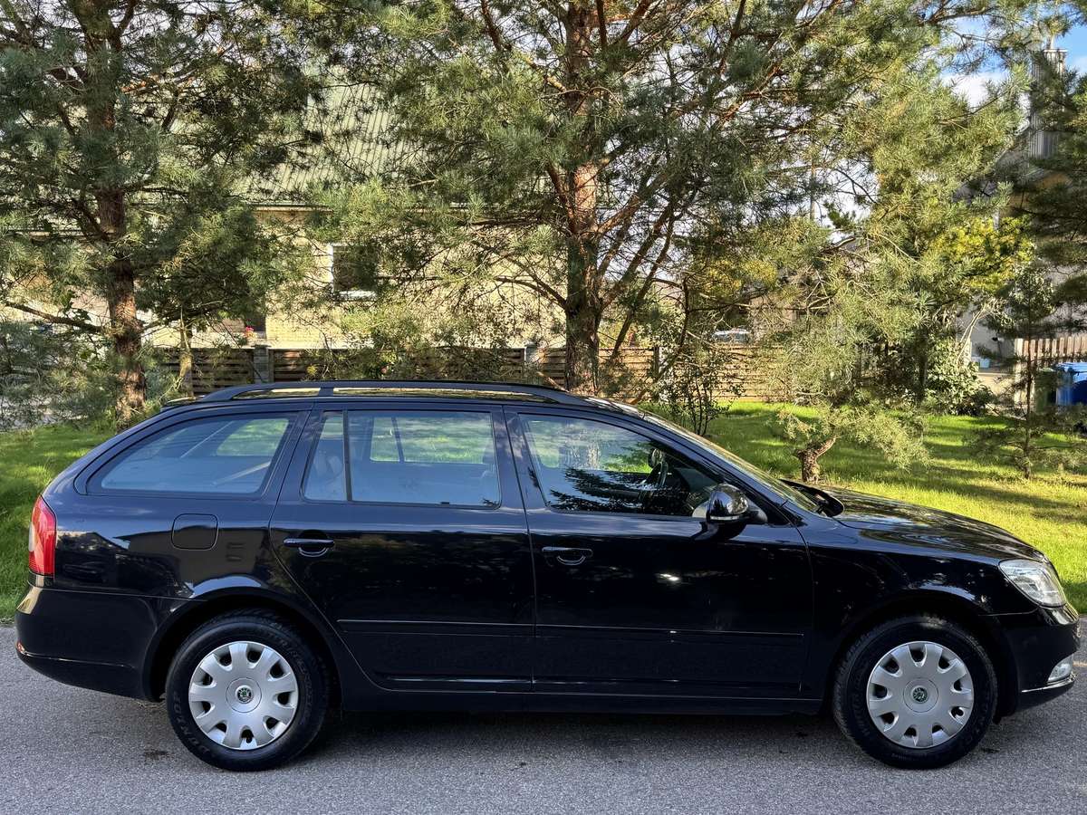 Skoda Octavia 2010 — engine 1798 cm³, 160 HP (118kW)