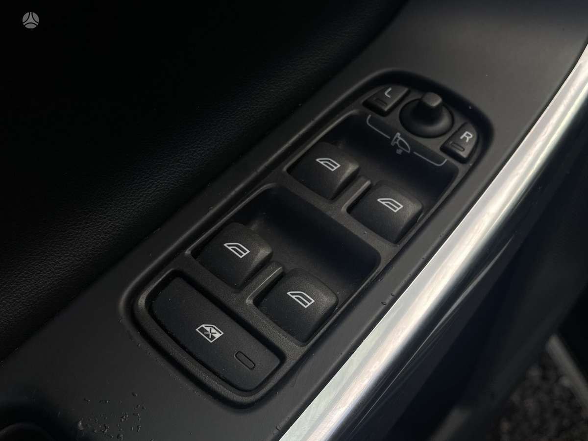 Volvo V60 2014 — photo 12
