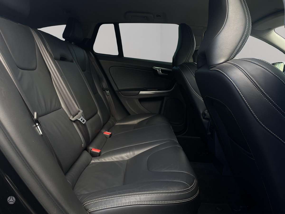 Volvo V60 2014 — photo 9