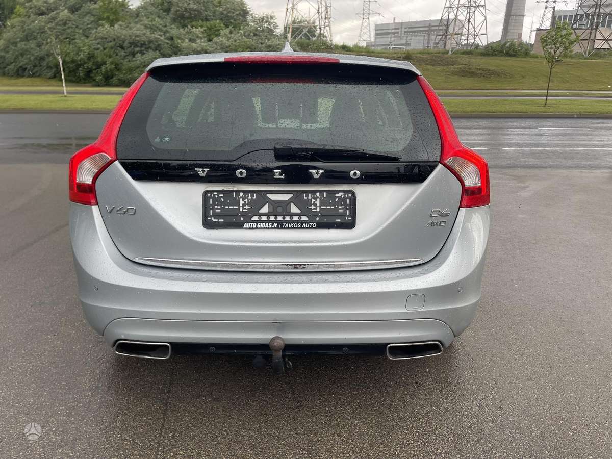 Volvo V60 2014 — photo 10