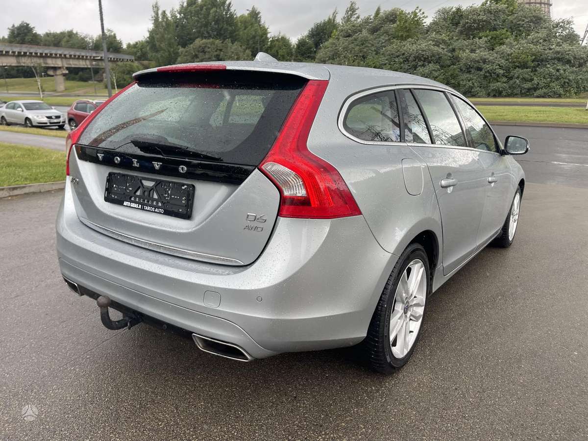 Volvo V60 2014 — photo 11