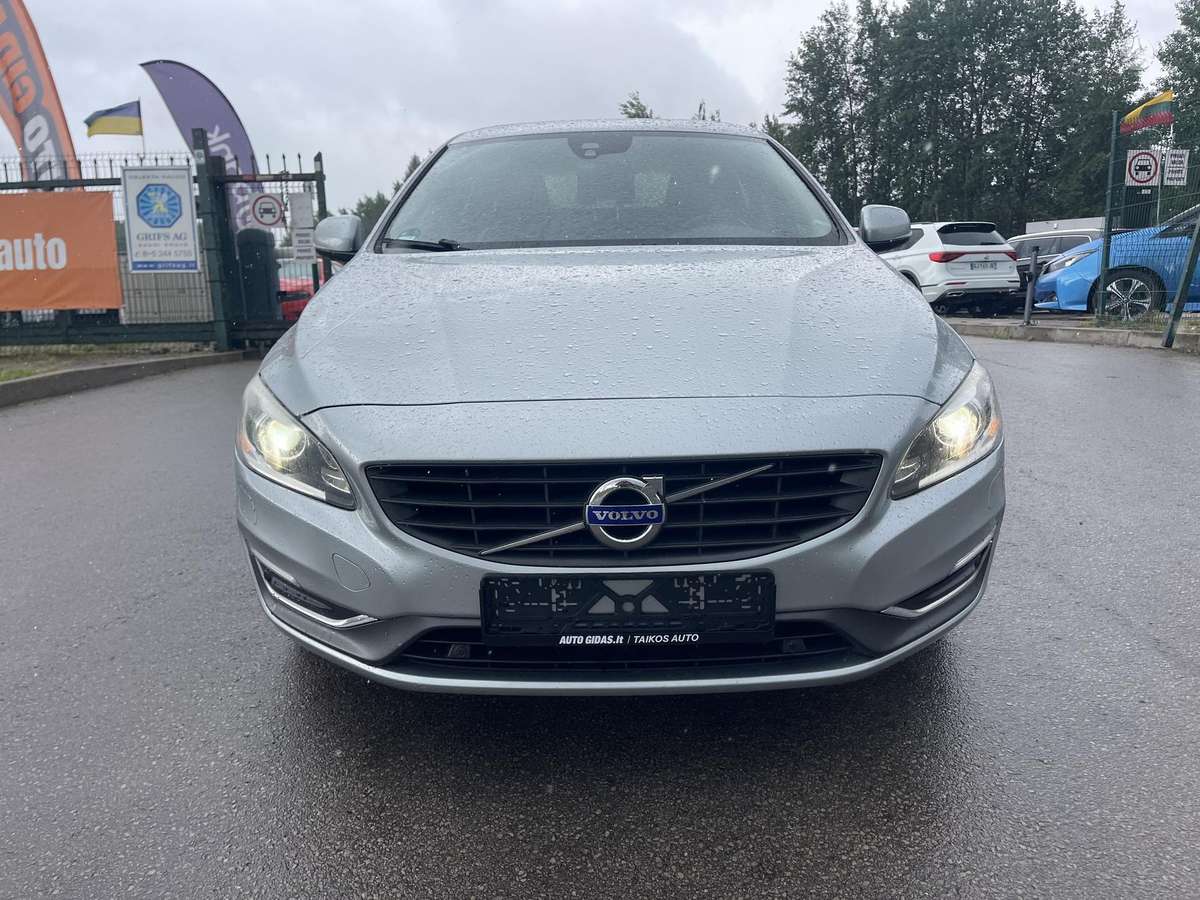 Volvo V60 2014 — rear view