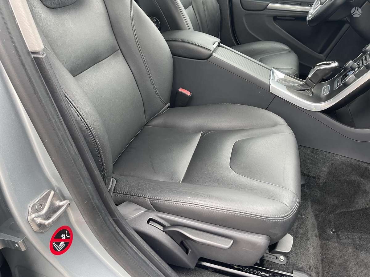 Volvo V60 2014 — photo 20