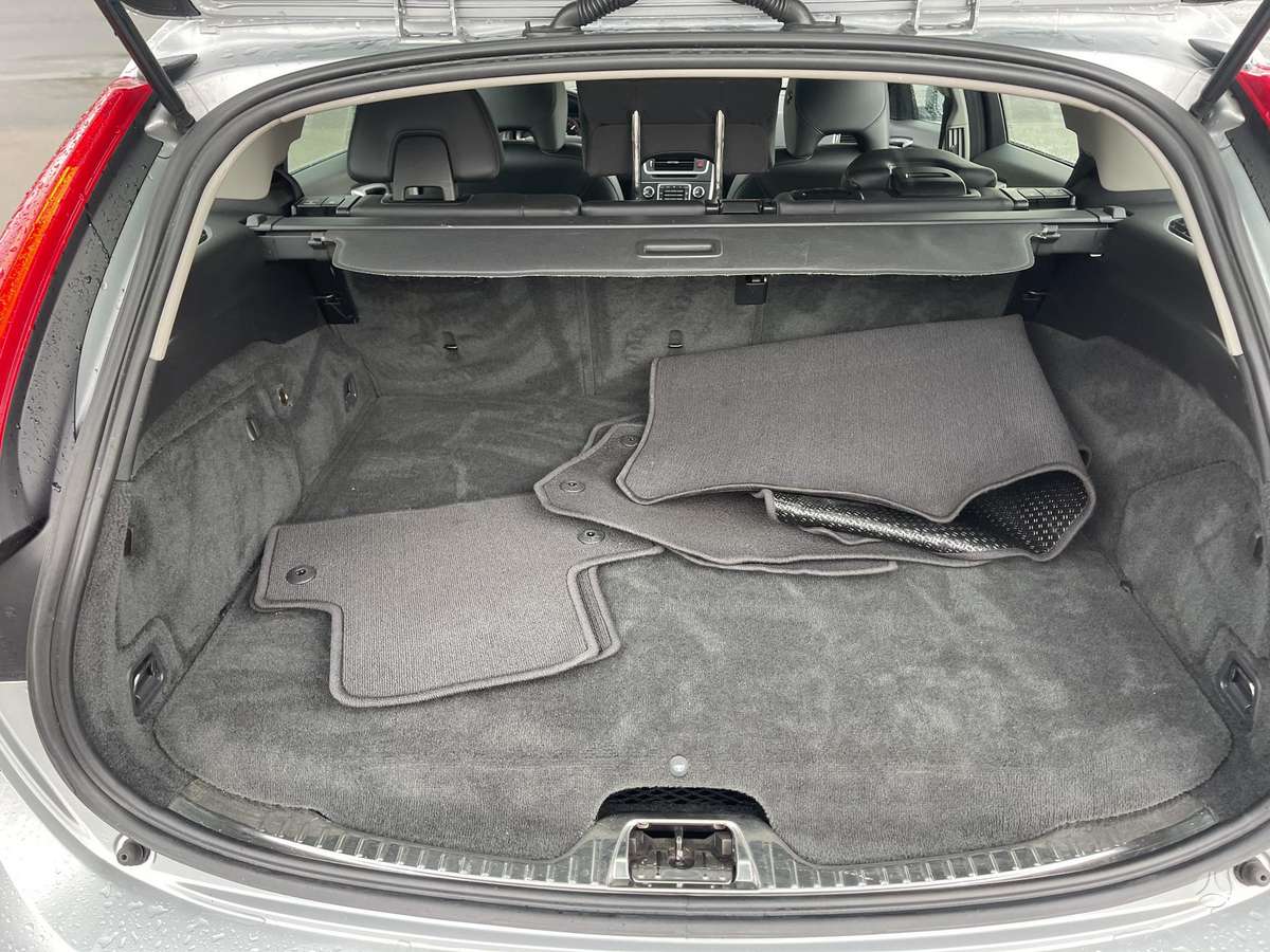Volvo V60 2014 — photo 23