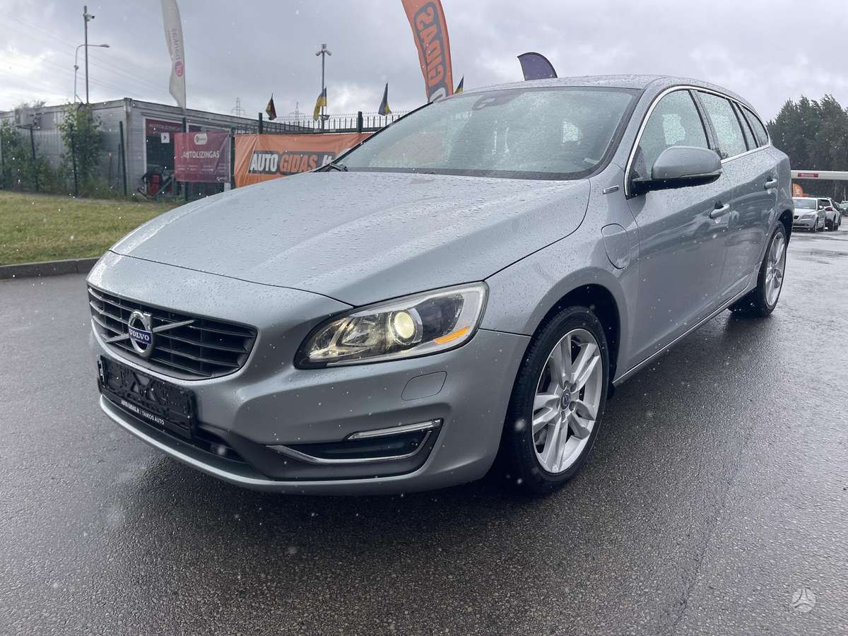 Volvo V60 2014 — interior