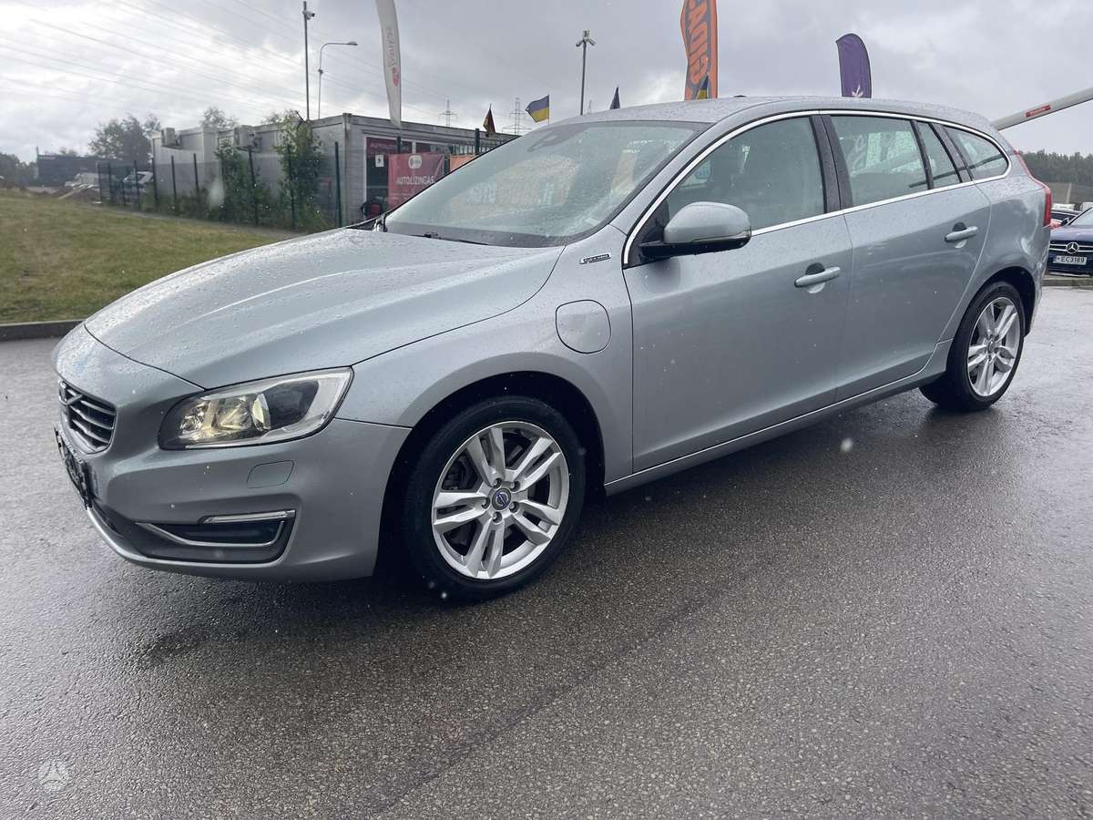 Volvo V60 2014 — engine 2400 cm³, 280 HP (206kW)