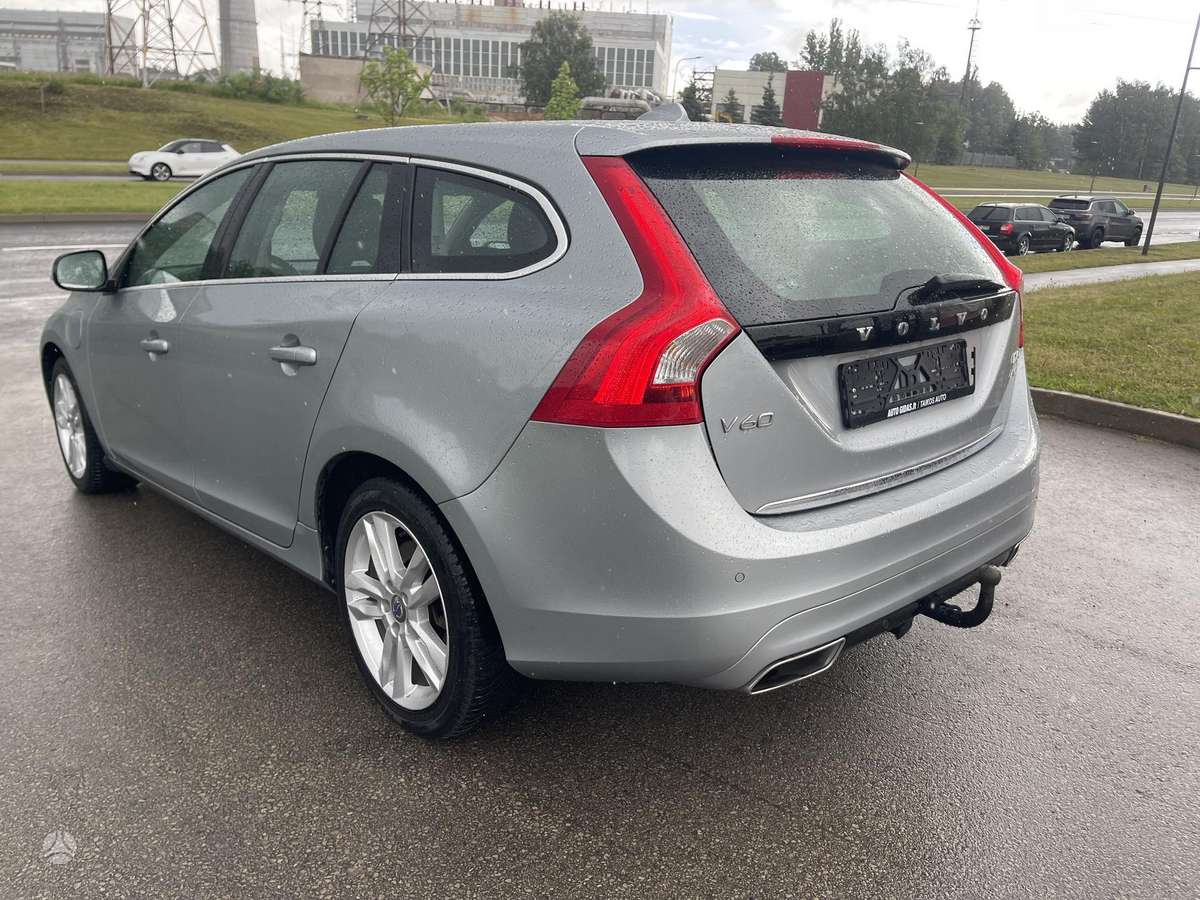 Volvo V60 2014 — photo 9