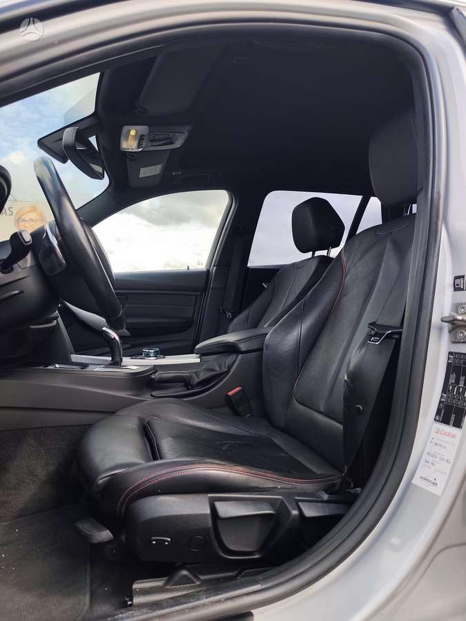 BMW 330 2012 — photo 10