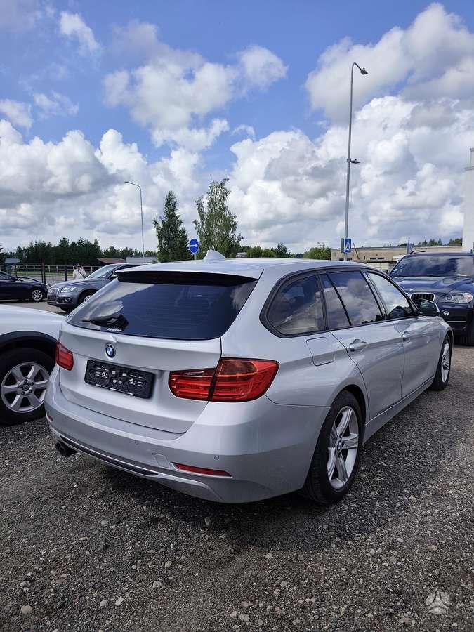 BMW 330 2012 — engine 2993 cm³, 258 HP (190kW)