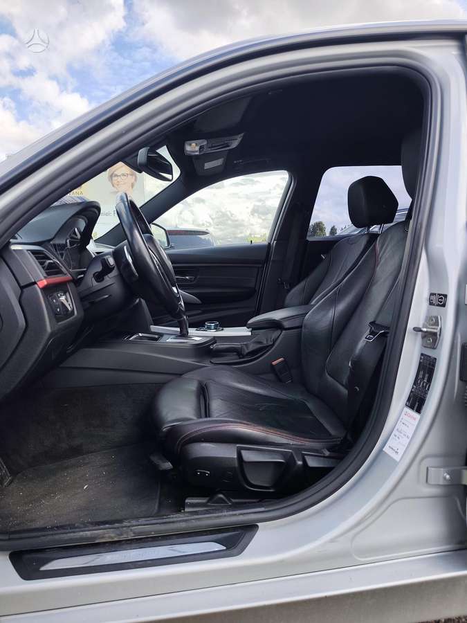 BMW 330 2012 — photo 8