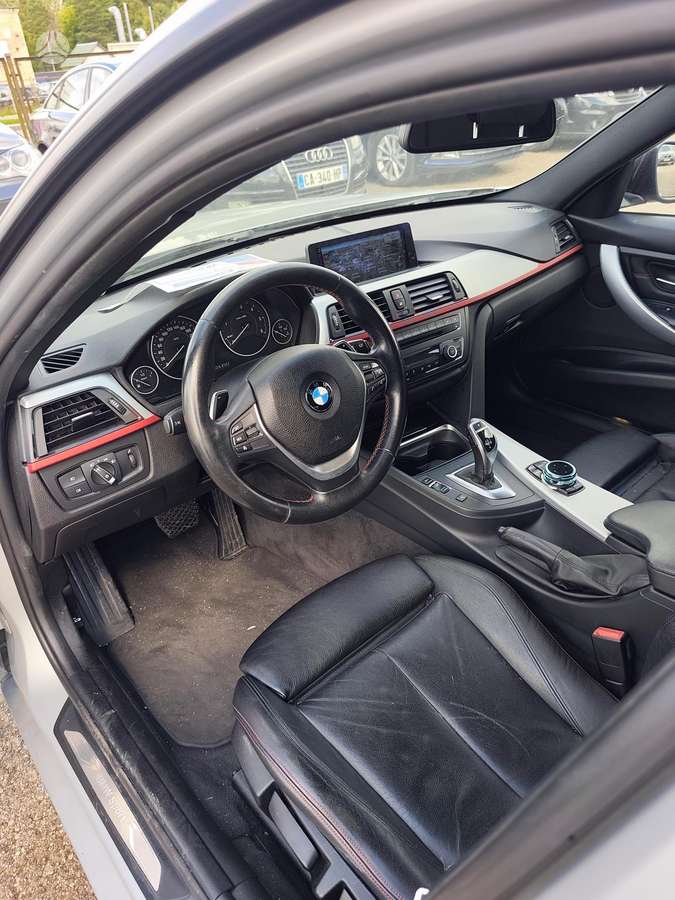 BMW 330 2012 — photo 9