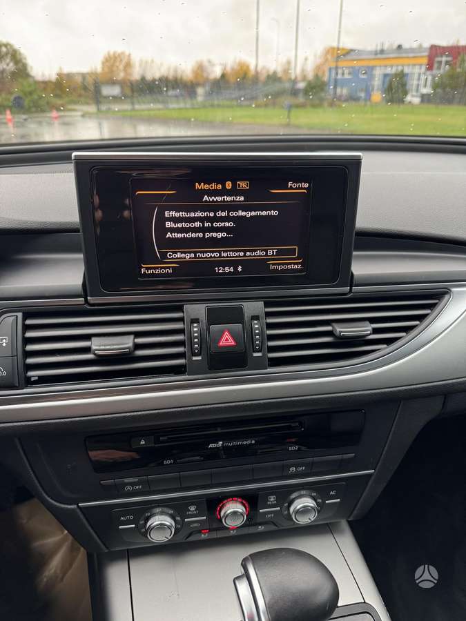 Audi A6 2012 — photo 32