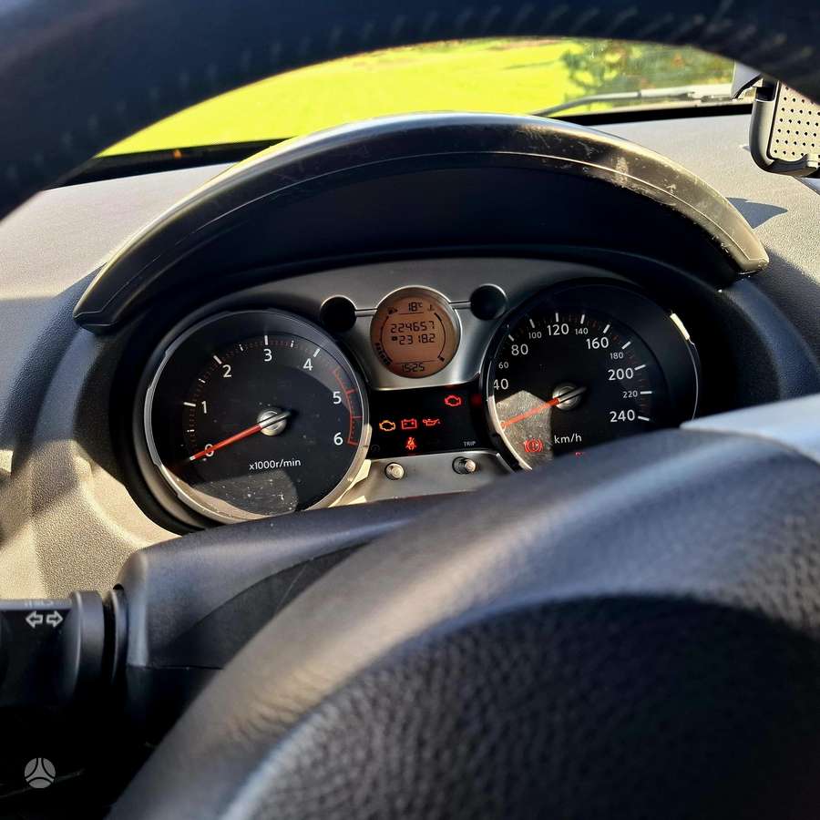 Nissan Qashqai 2007 — interior