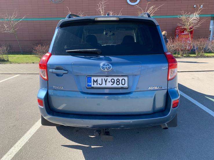 Toyota RAV4 2008 — салон