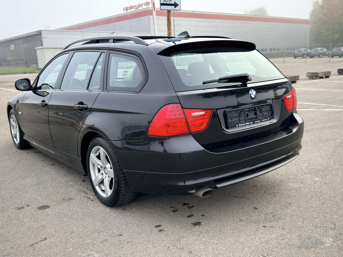 BMW 320 2009 — photo 7