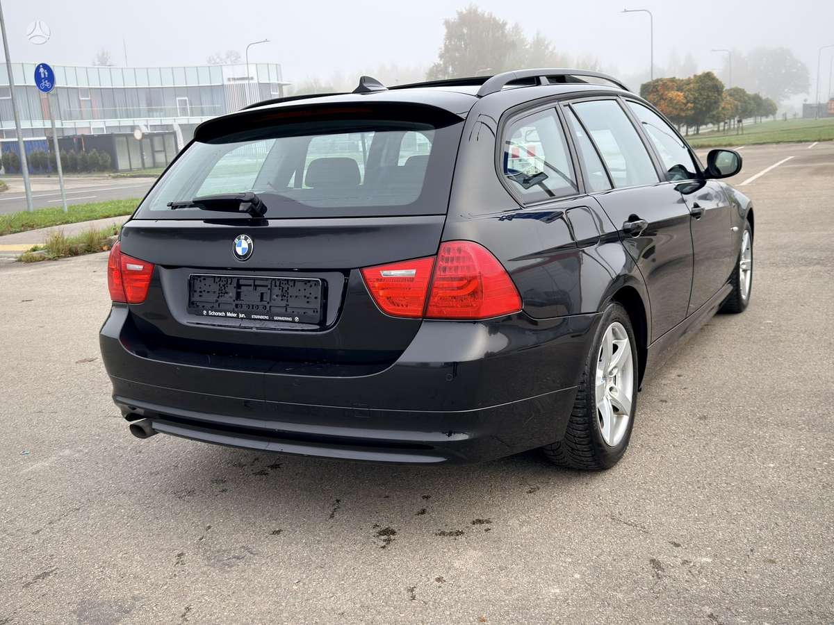 BMW 320 2009 — photo 8