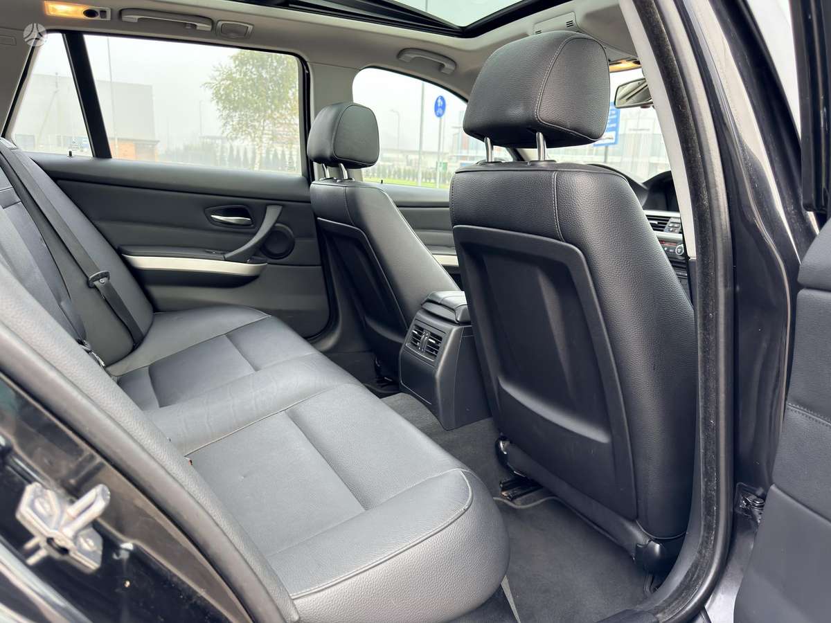 BMW 320 2009 — photo 9