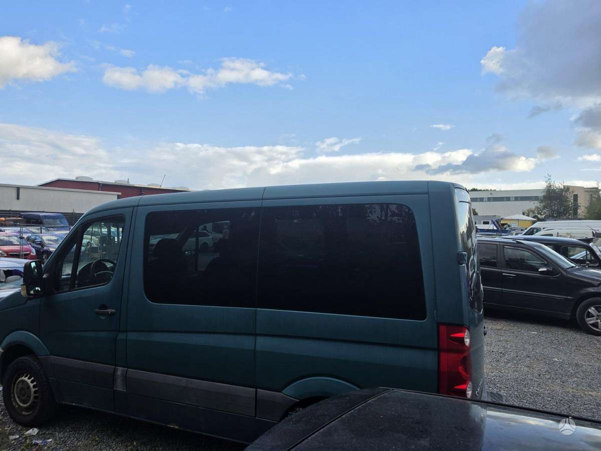 Volkswagen Crafter 2009 — rear view