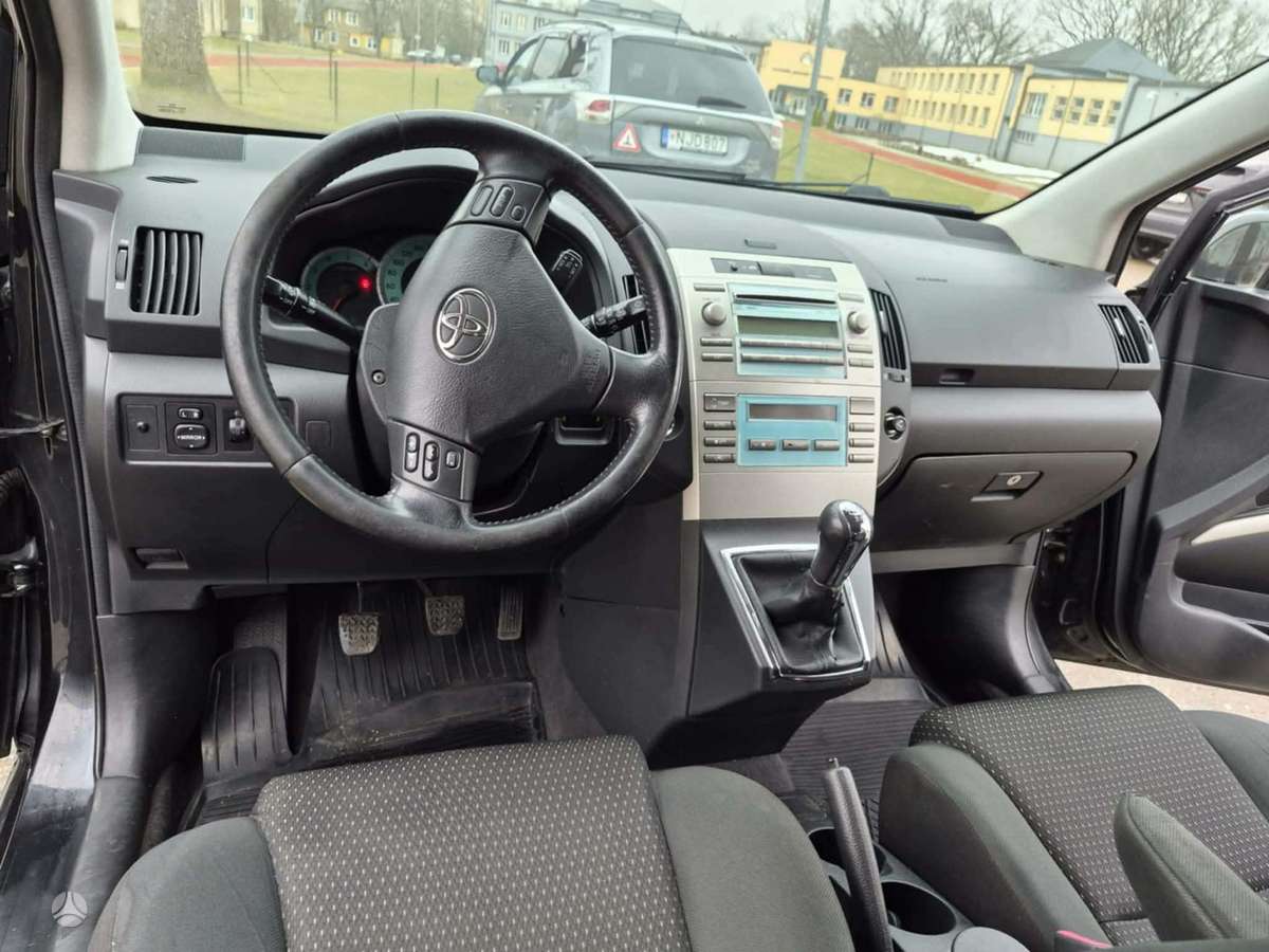 Toyota Corolla 2009 — photo 5