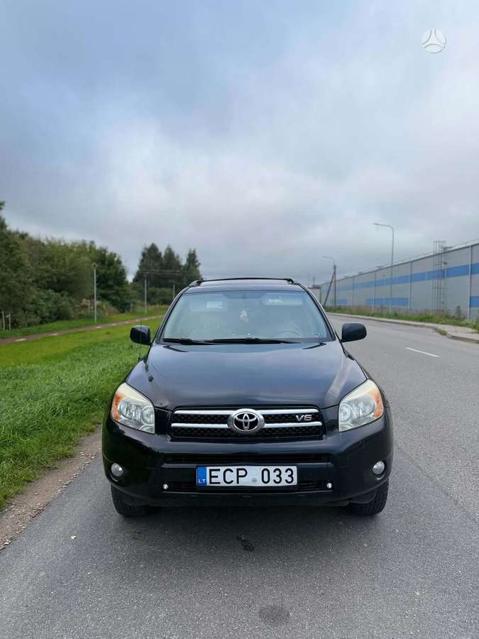 Toyota RAV4 2008 — interior