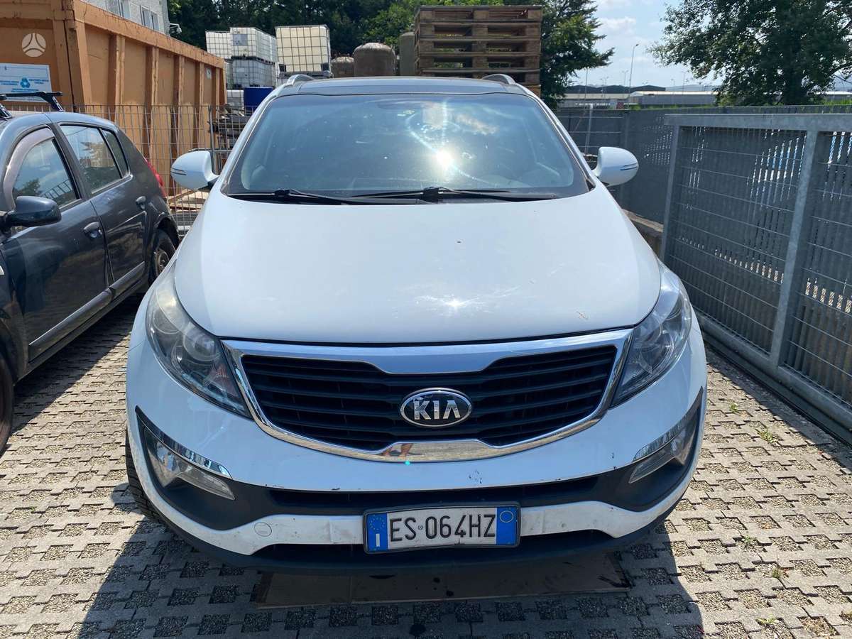 Kia Sportage 2013 — interior