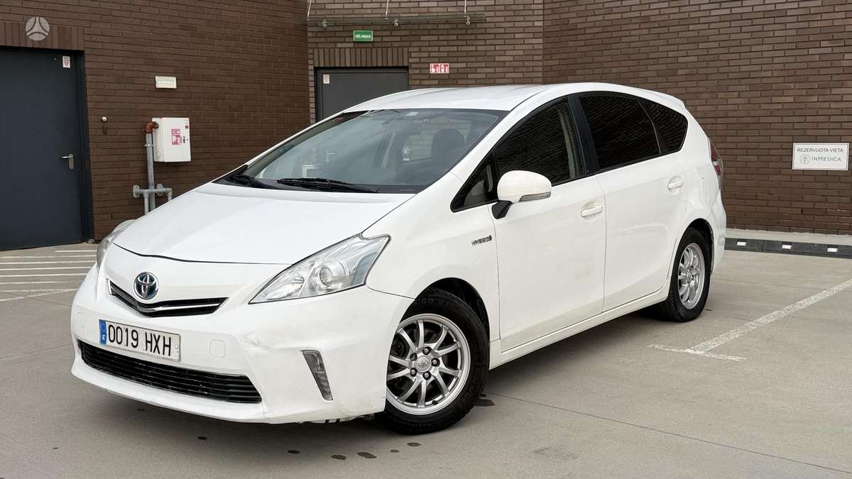 Toyota Prius+, 2015
