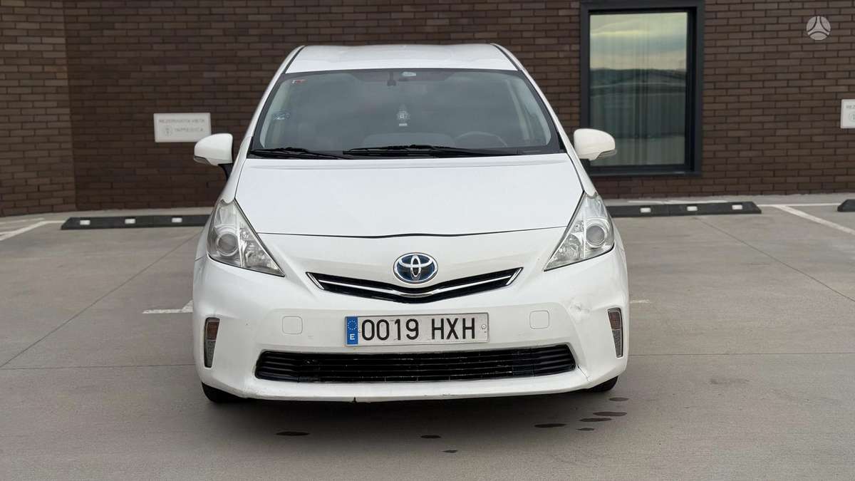 Toyota Prius+ 2015 — photo 6