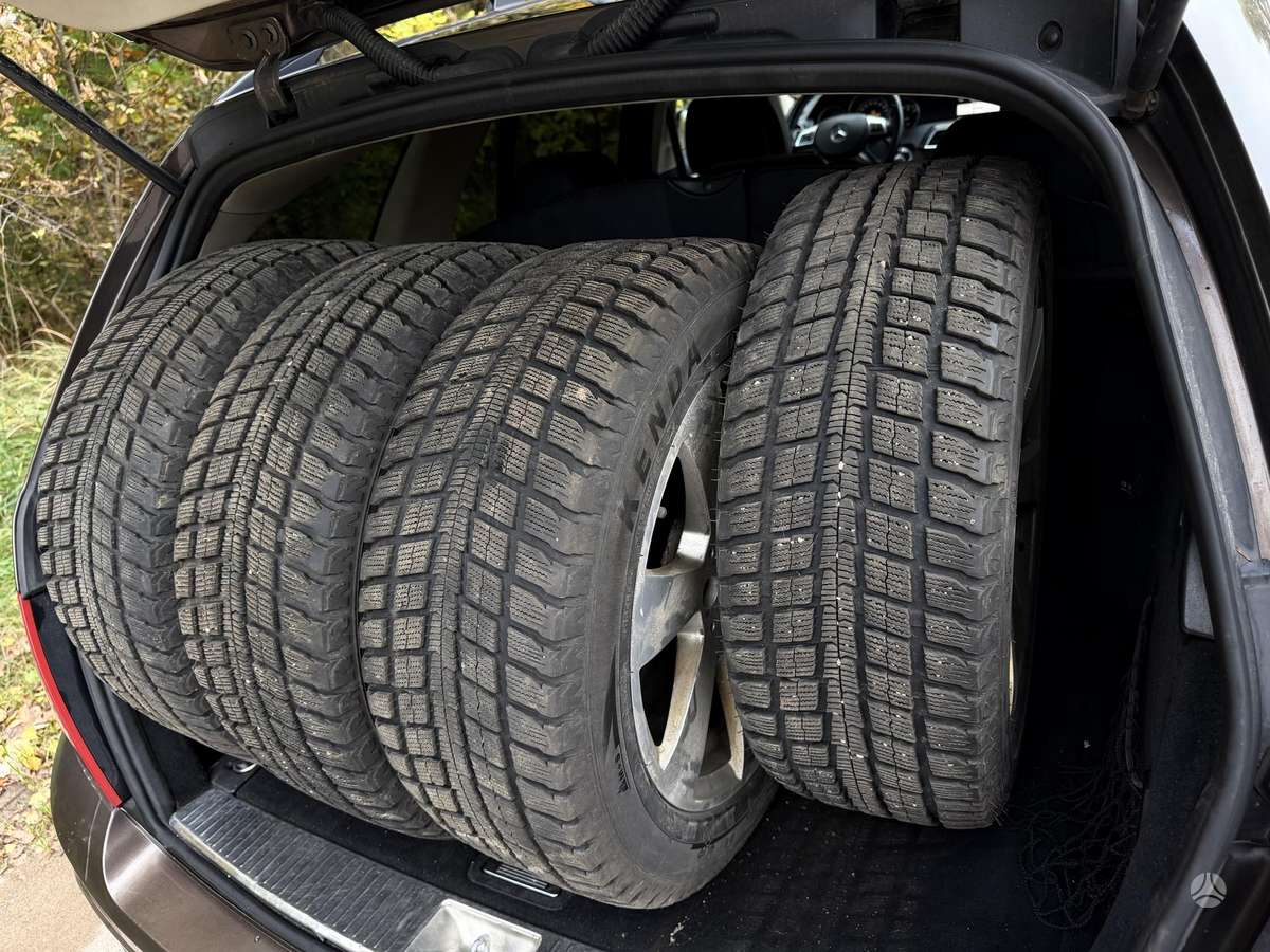 Mercedes-Benz C220 2012 — photo 13