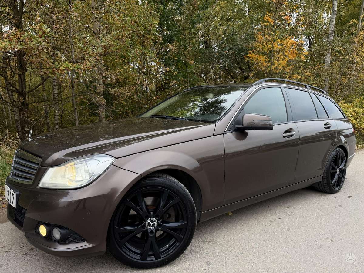 Mercedes-Benz C220 2012 — photo 14