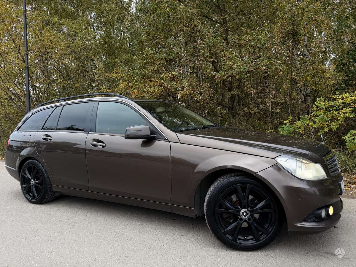 Mercedes-Benz C220 2012 — photo 15