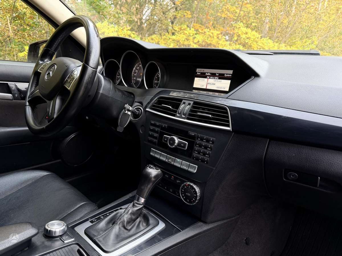 Mercedes-Benz C220 2012 — photo 7