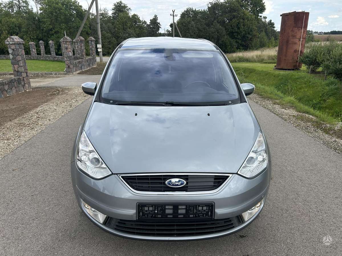 Ford Galaxy 2009 — photo 10