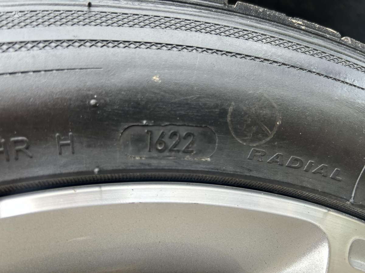 Ford Galaxy 2009 — photo 17