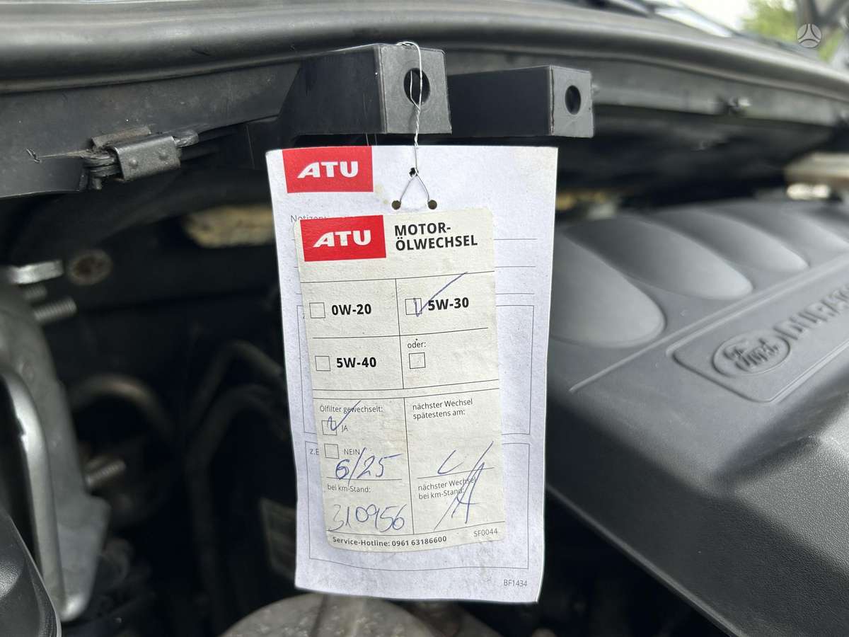 Ford Galaxy 2009 — photo 22