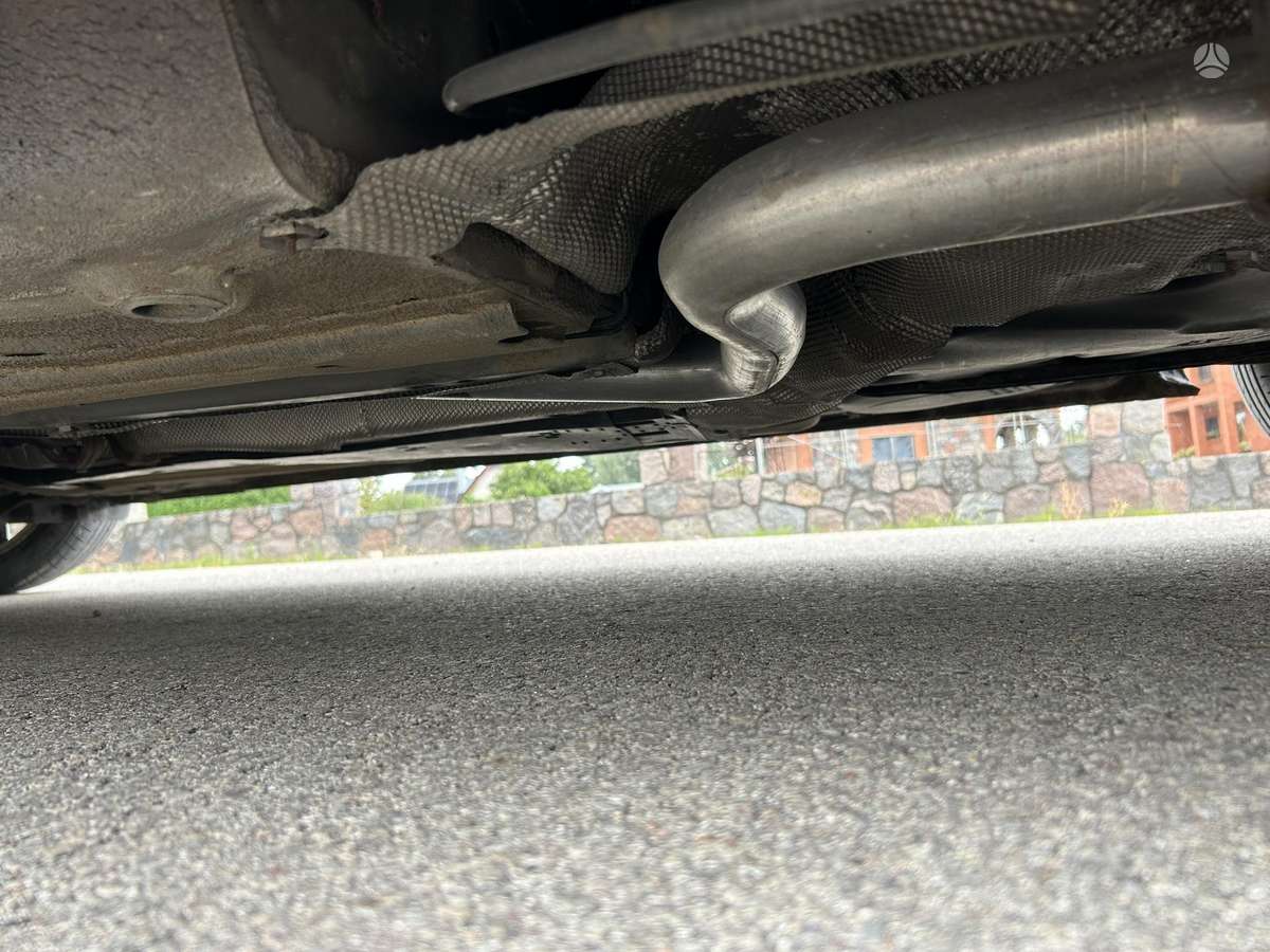 Ford Galaxy 2009 — photo 24