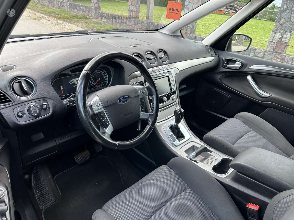 Ford Galaxy 2009 — photo 28