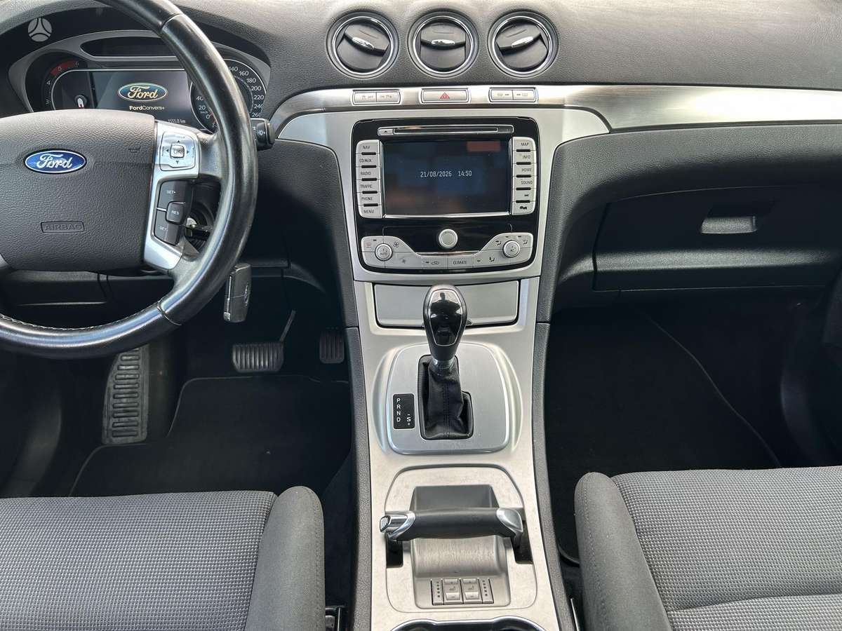 Ford Galaxy 2009 — photo 30