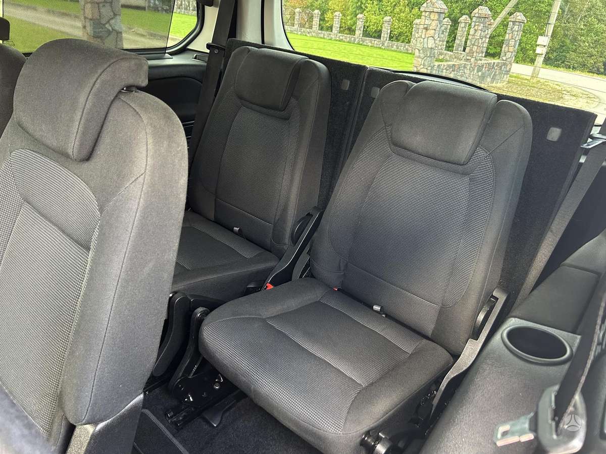 Ford Galaxy 2009 — photo 33