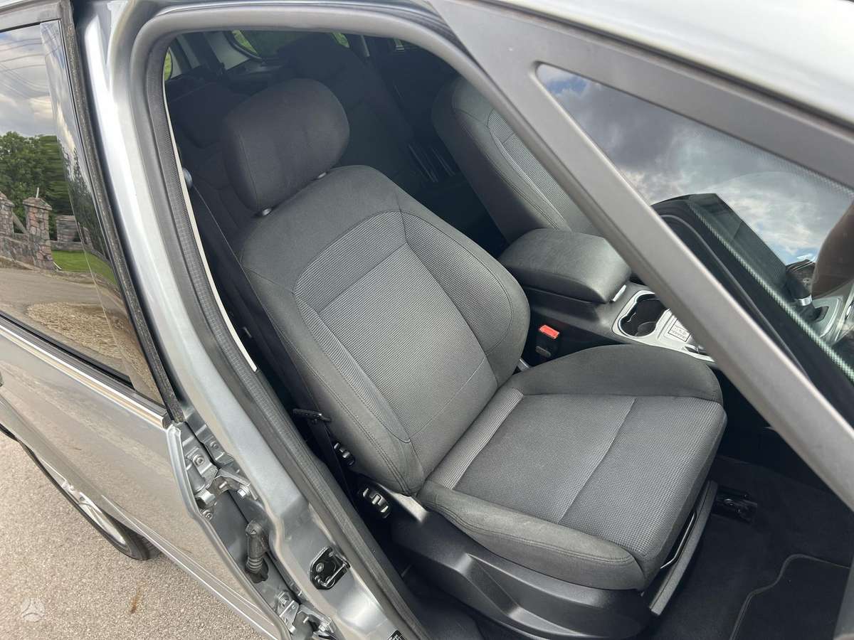 Ford Galaxy 2009 — photo 36