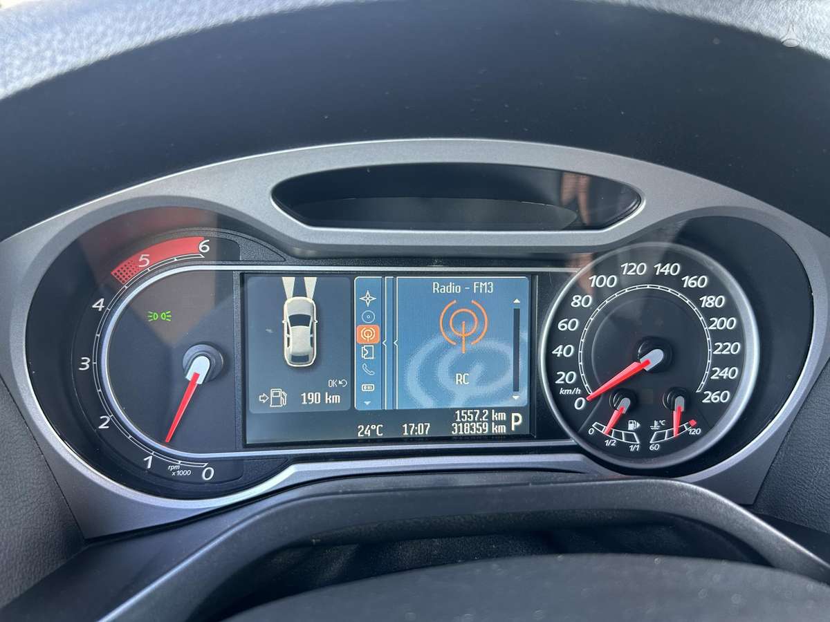 Ford Galaxy 2009 — photo 37