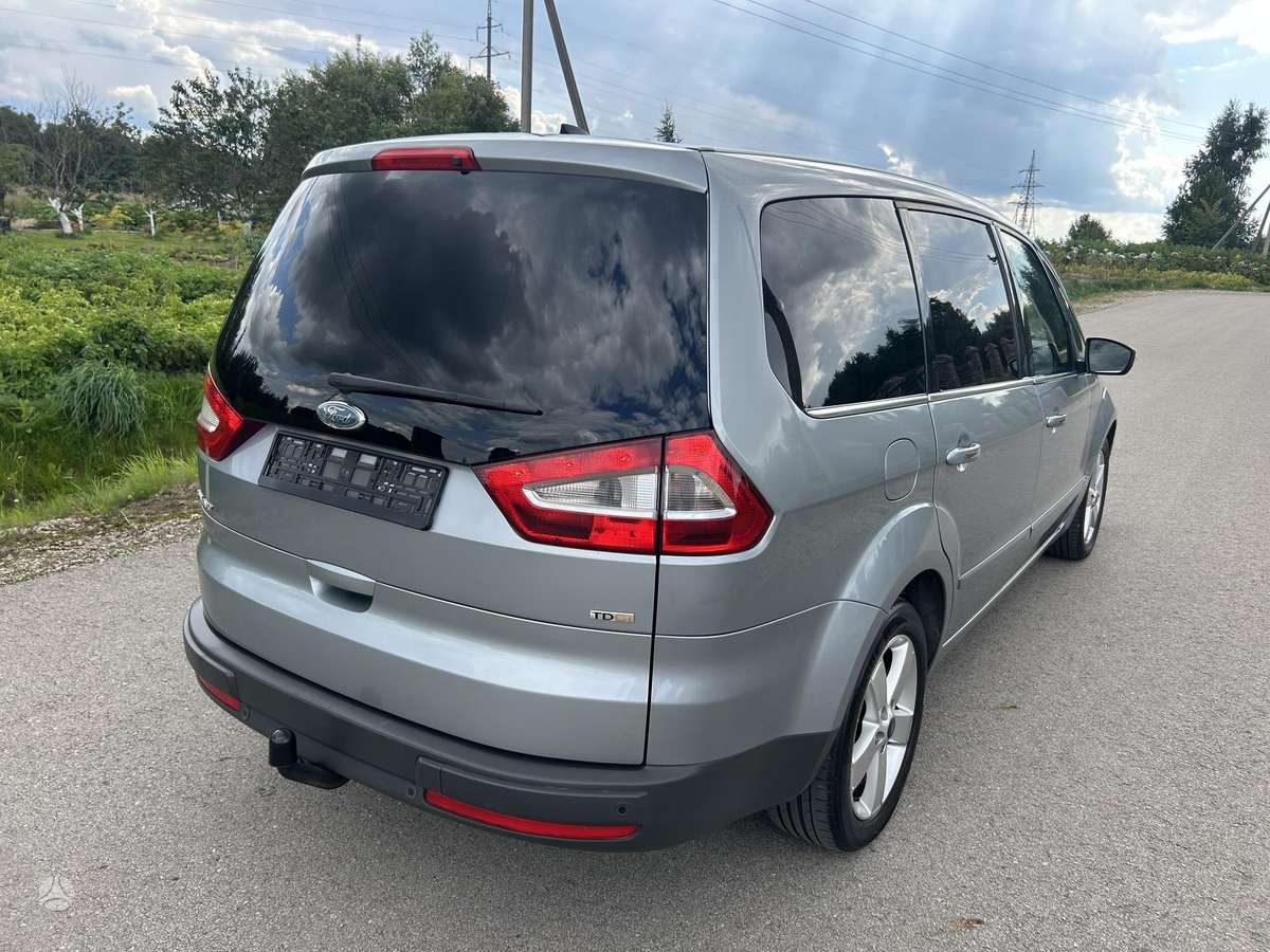 Ford Galaxy 2009 — photo 6