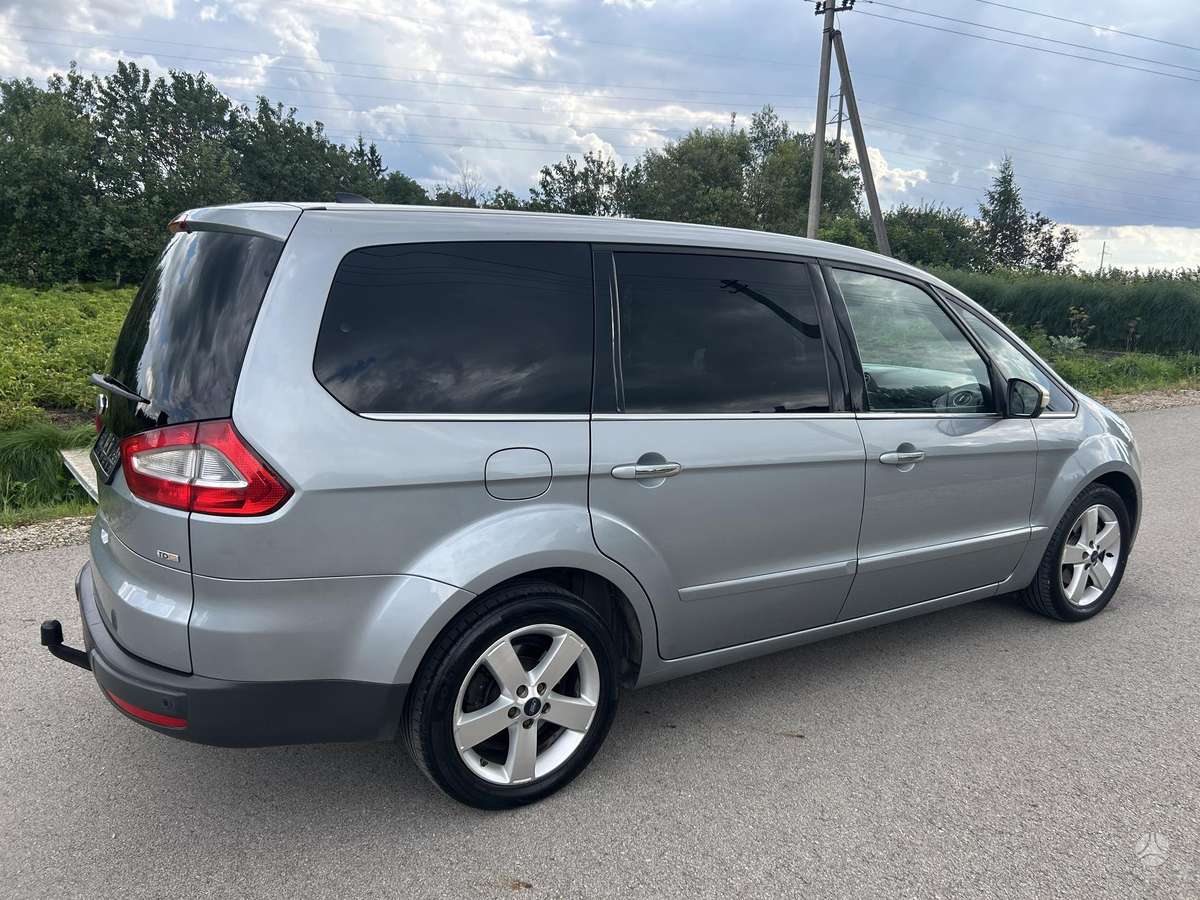 Ford Galaxy 2009 — photo 7