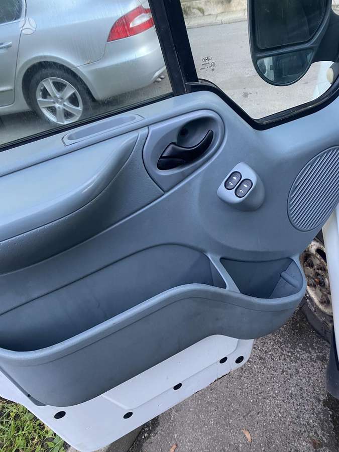 Ford Transit 2009 — салон