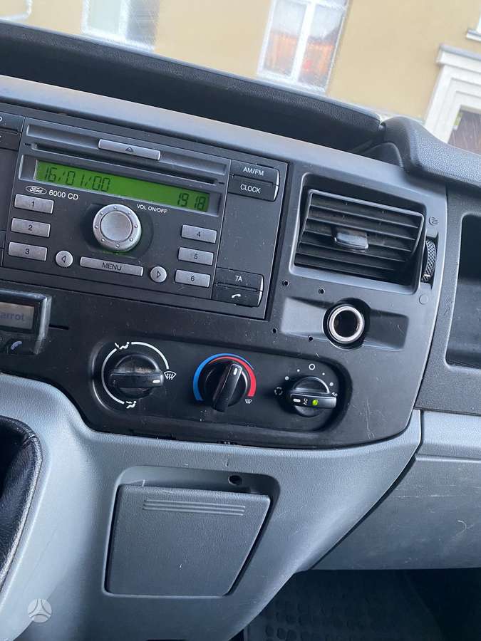 Ford Transit 2009 — двигун 2200 cm³, 140 HP (103kW)