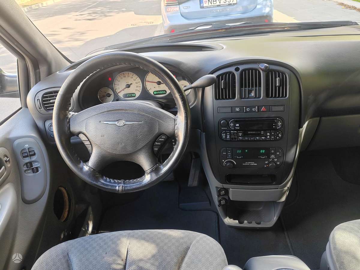 Chrysler Grand 2005 — photo 8